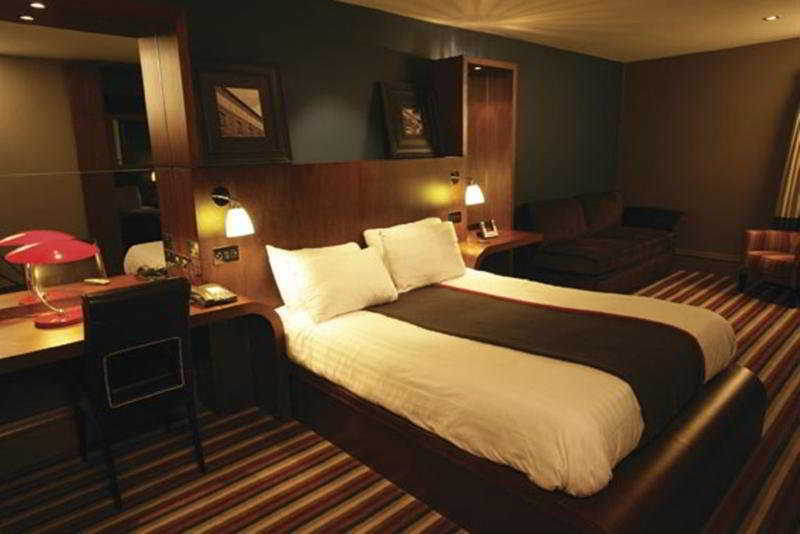 Village Hotel Birmingham Dudley Room photo